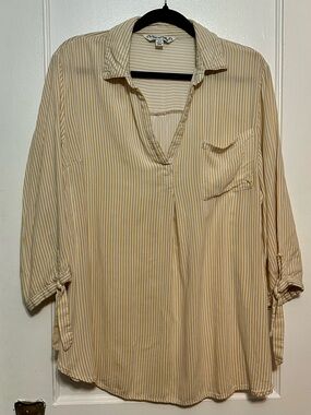 Vine & Valley 3/4 Sleeve Collared V-Neck Top in Yellow & White Stripes (2X)